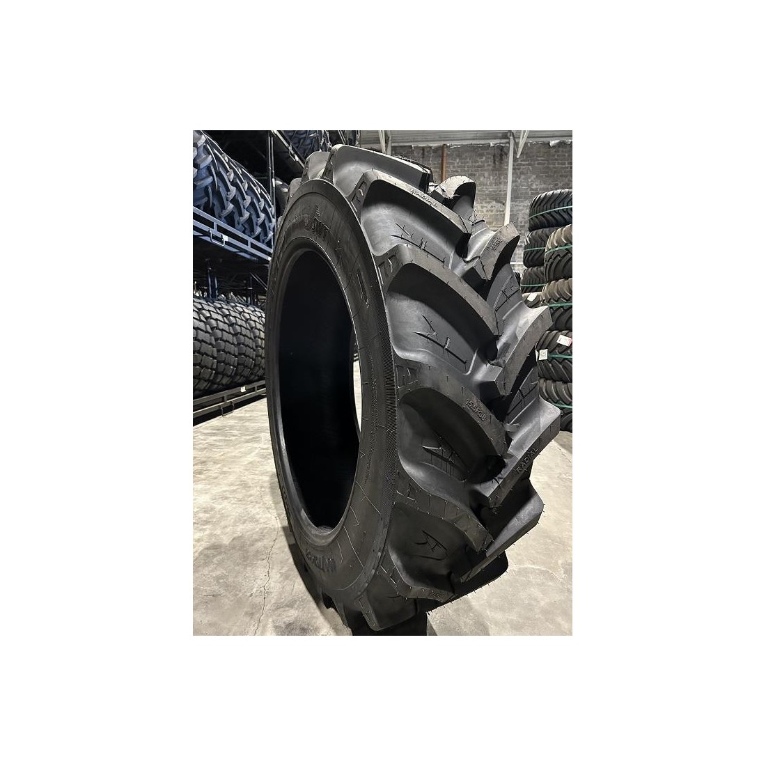 400/75R38 (15.5R38) SWT SR777 138B TL